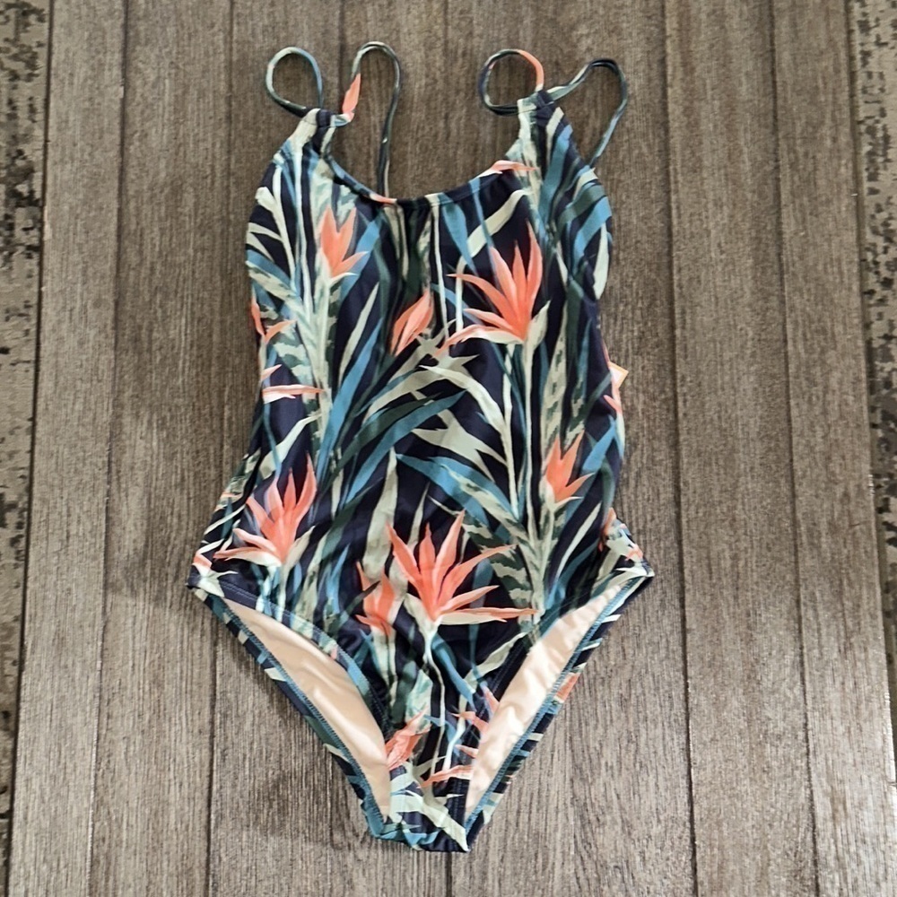 Kona Sol Modern Medium-Coverage One-Piece Swimsuit